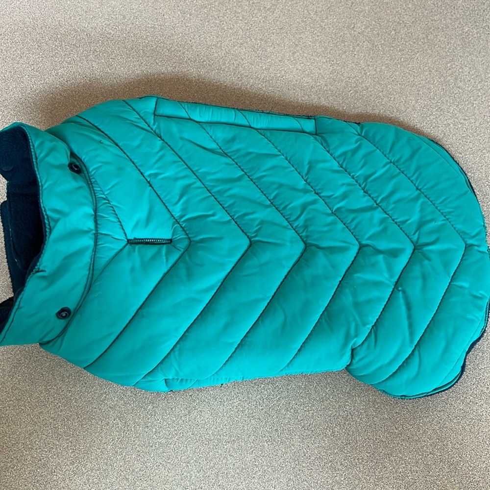 Good To Go insulated doggy coat size small.